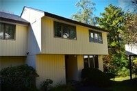 Building Photo - 132 Pines Dr