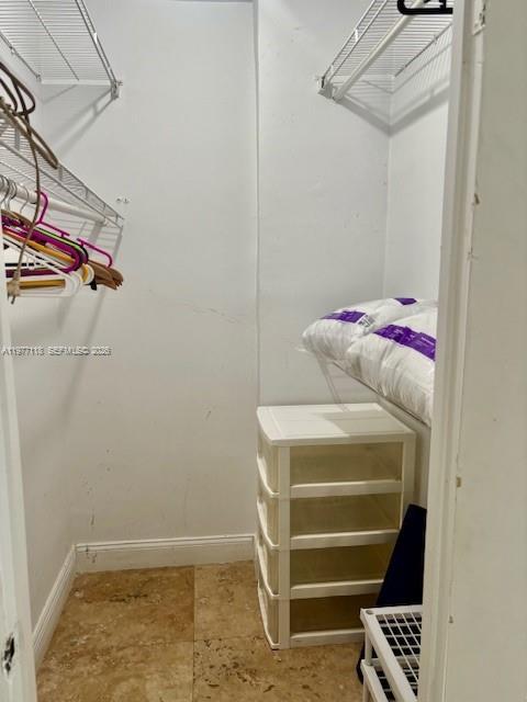 Building Photo - 100 Lincoln Rd