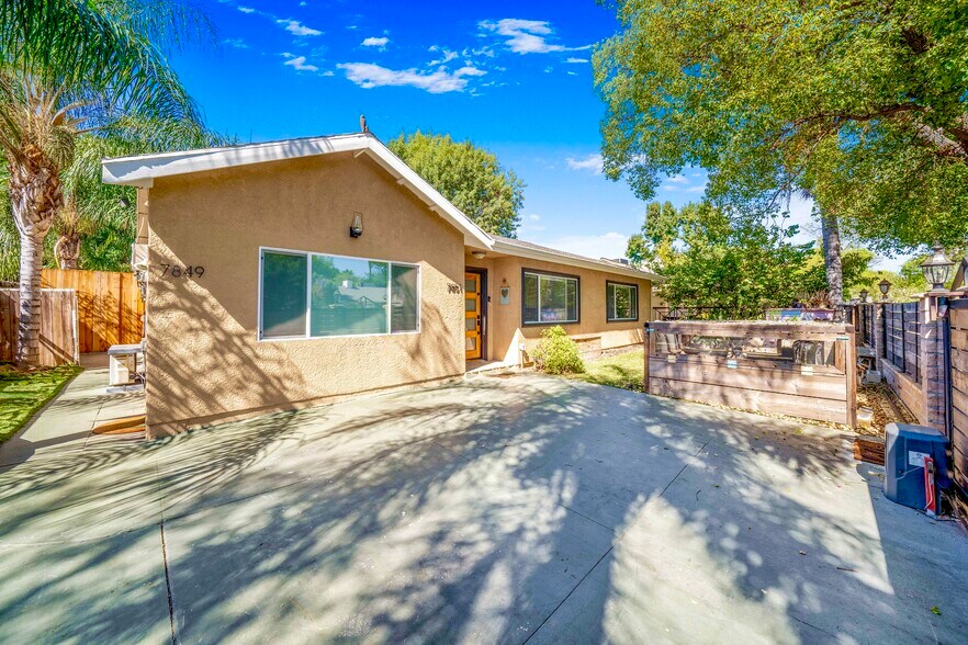 Primary Photo - 7851 Texhoma Ave