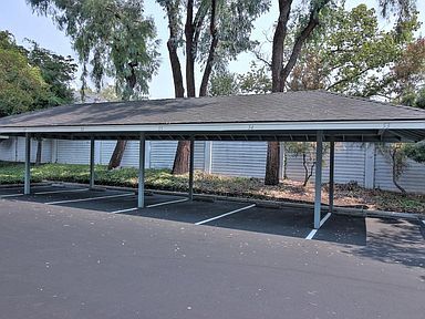 Building Photo - 2750 Somerset Park Cir