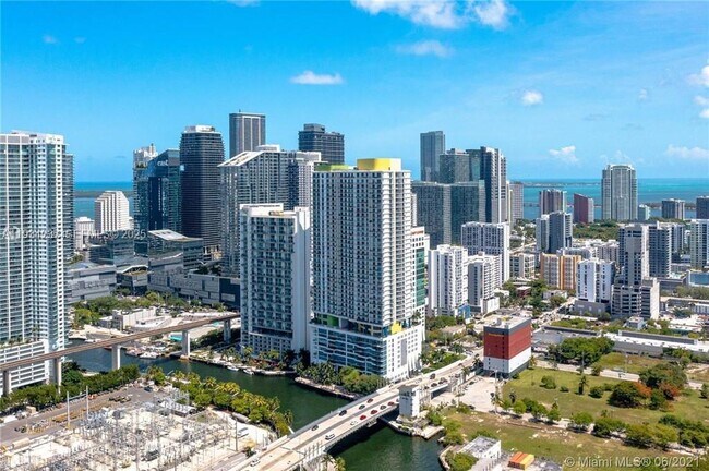 Building Photo - 185 SW 7th St