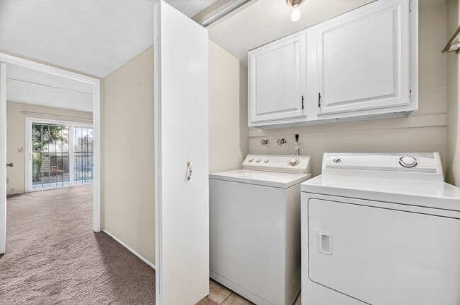 Building Photo - 510 W Cll Lago