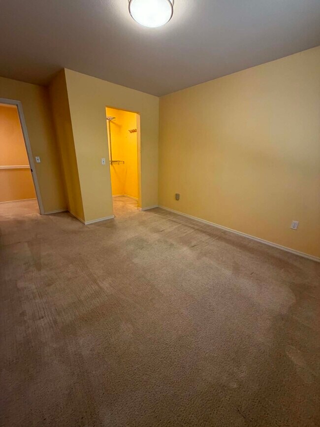 Building Photo - 6634 Millstone Ln SE