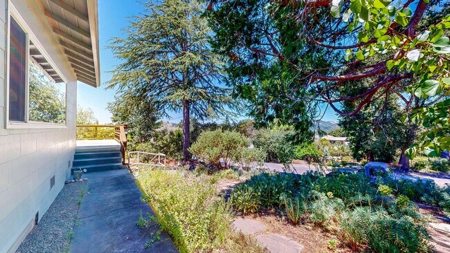 Building Photo - 4560 Sullivan Ct