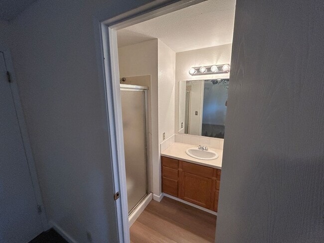 Building Photo - Renovated 3 Bed, 2.5 bath home w/2-car gar...