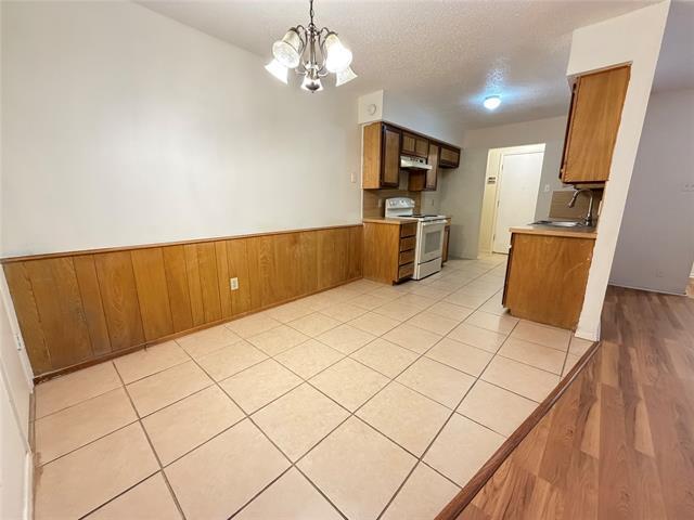 Building Photo - 425 Signal Hill Ct N
