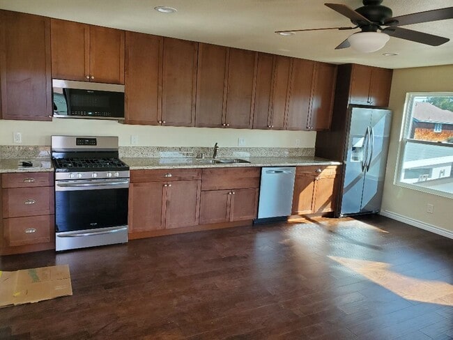 Building Photo - 1 Bedroom - 1 Bathroom in Beautiful Hillcrest