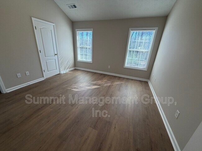 Building Photo - 25 Stephens Way