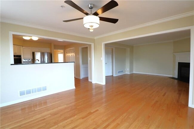 Building Photo - 2014 Trillium Ct