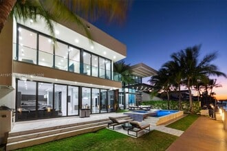 Building Photo - 3367 NE 168th St