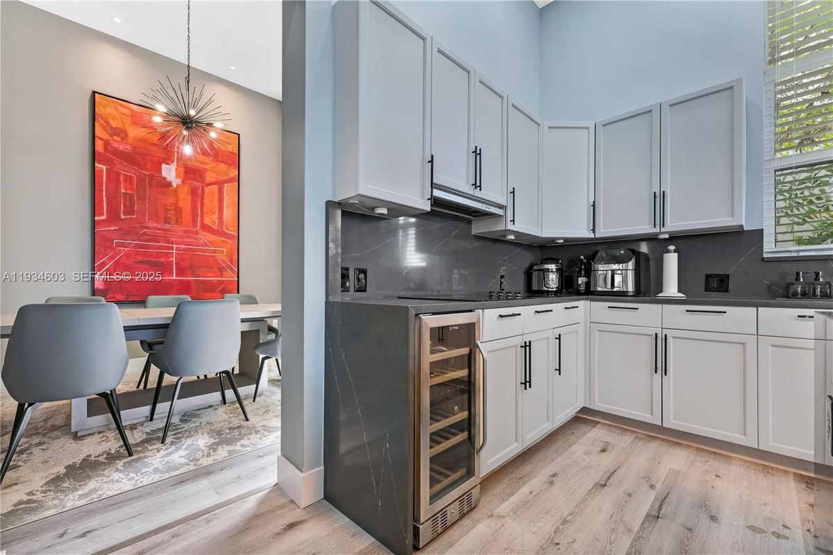 Building Photo - 5046 SW 162nd Ave