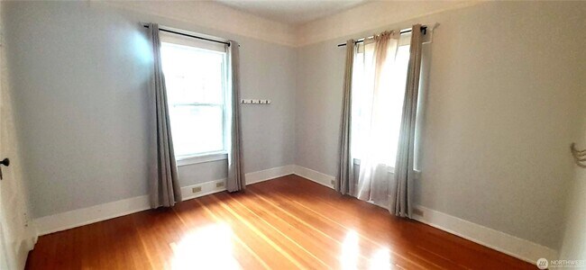 Building Photo - 4Bd/1.5Ba Seattle House