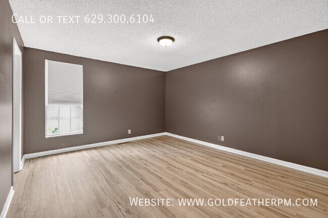 Building Photo - 2901 High Rigger Dr