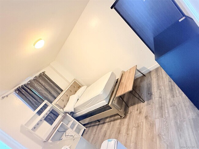 Building Photo - 220 Rogers Ave