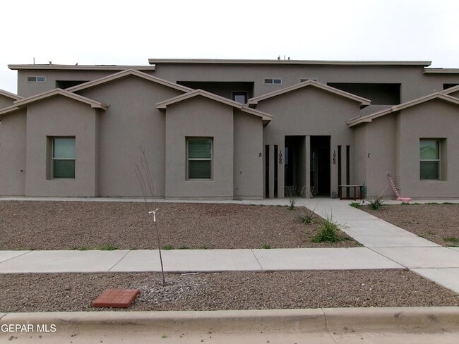 Primary Photo - 1060 Hoppas Ct
