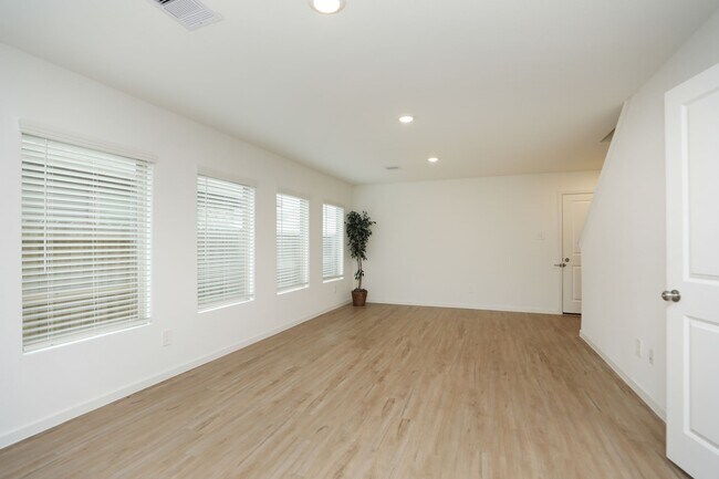 Building Photo - 2741 Cadiz Bay Dr