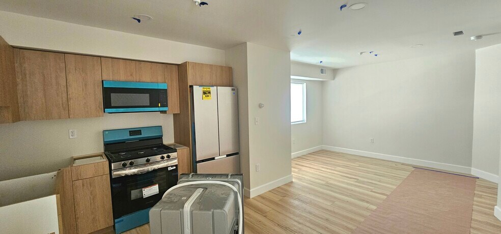 Building Photo - 44 Warner St