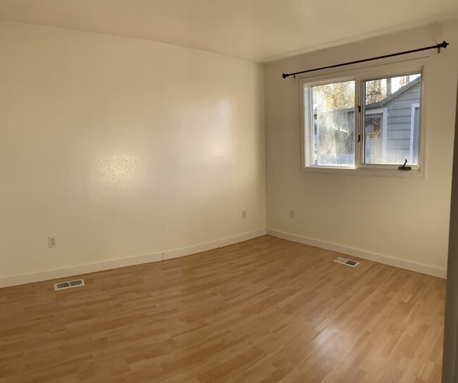 Building Photo - 126 E Susitna Ave