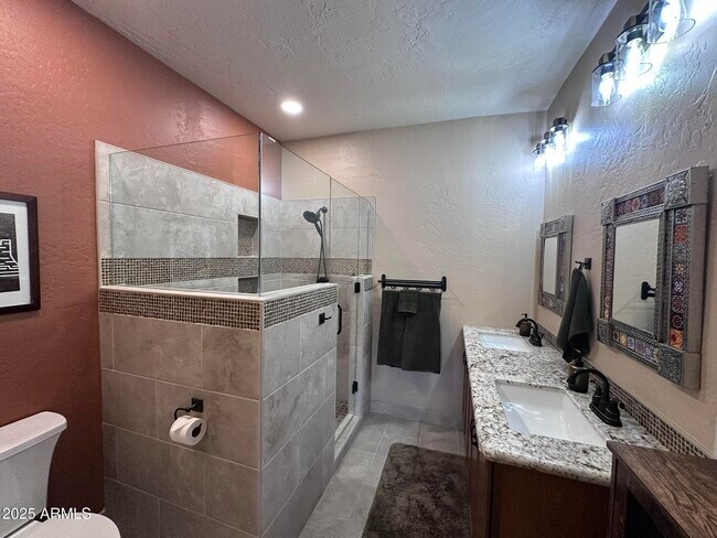 Building Photo - 11011 N Zephyr Dr