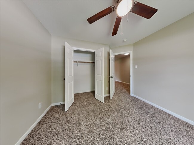 Building Photo - 28906 Rio Grande River Dr