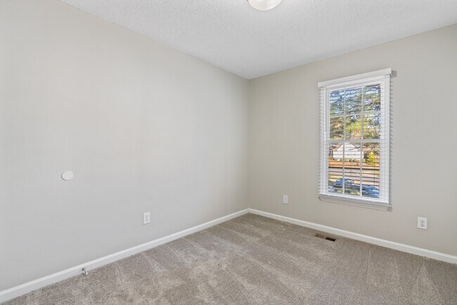 Building Photo - 2105 Quail View Trail