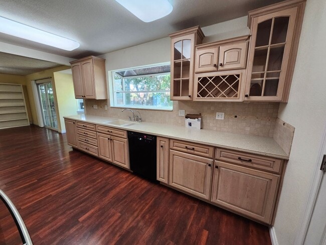 Building Photo - Centrally Located Richland Home, Close to Columbia Center Amenities!