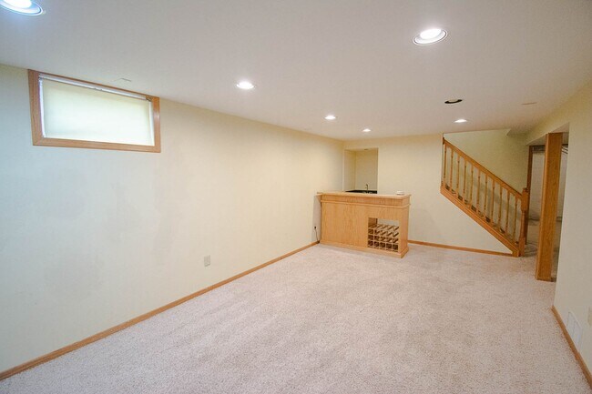 Building Photo - Charming Elton Hills Rambler with Finished Basement