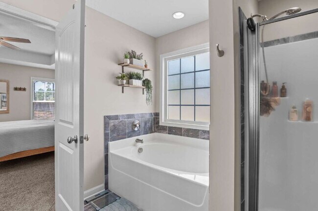 Building Photo - Charming 3-Bedroom Home with Bonus Room in...