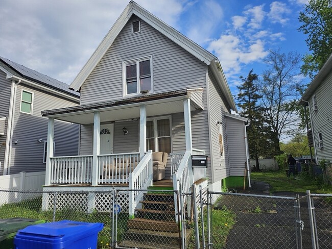 Building Photo - 241 Tyler St