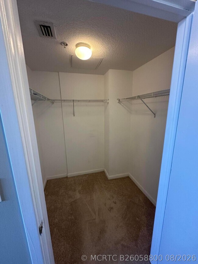 Building Photo - 1551 N Flagler Dr
