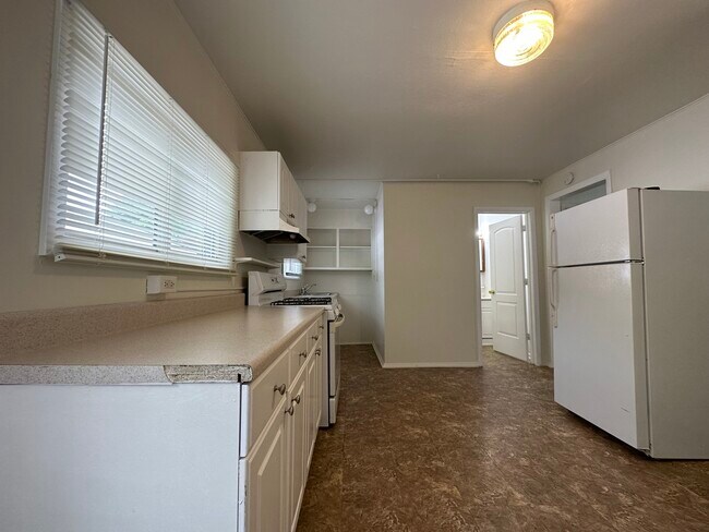 Building Photo - 1837 S 7th Ave