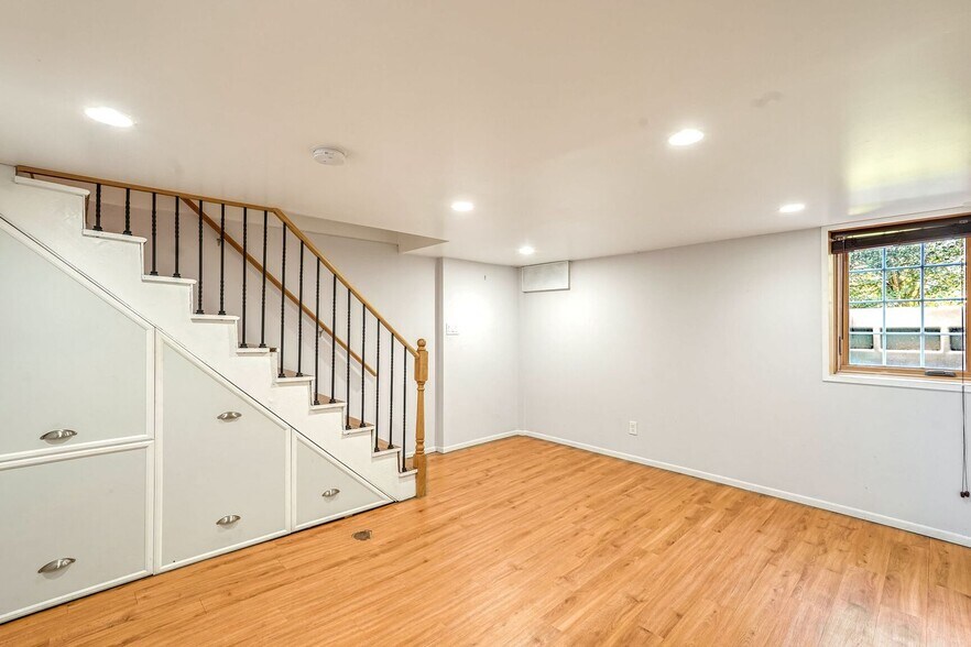 Building Photo - 1126 Powhatan St