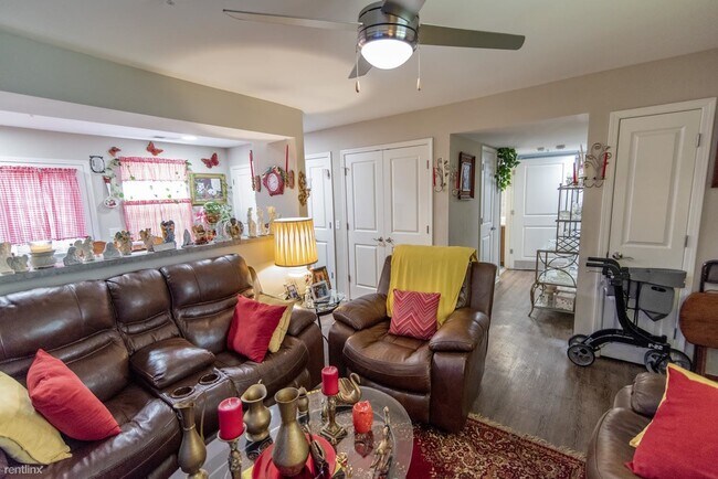 Building Photo - 3 br, 2 bath Townhome - Butler Crossing II