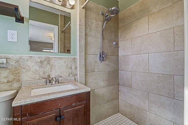 Building Photo - 5934 Flounder Dr