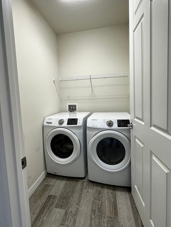 Building Photo - Del Webb Sunshine State of Mind 2BR/2BA (G...