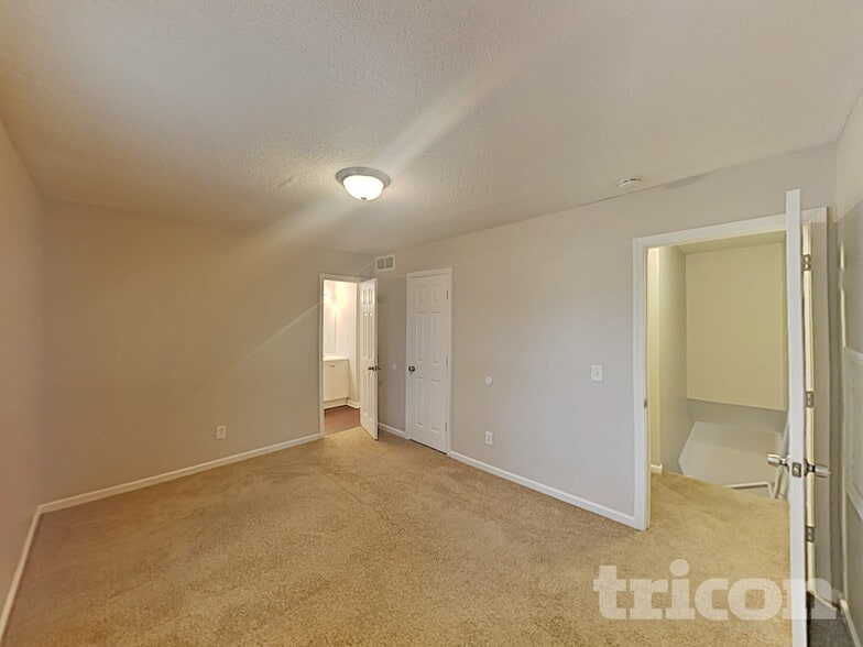 Building Photo - 305 Concourse Dr