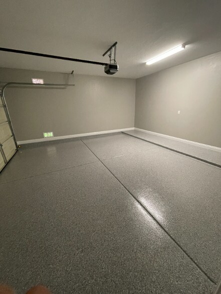 Building Photo - 2720 E Wildhorse Pl