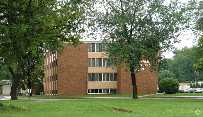 Building Photo - Maryvale Apartments