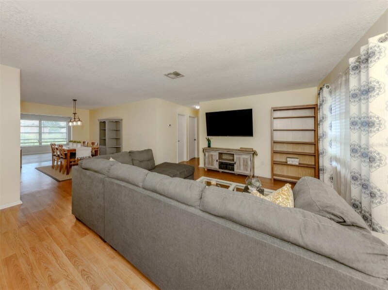 Building Photo - 8122 Trionfo Ave