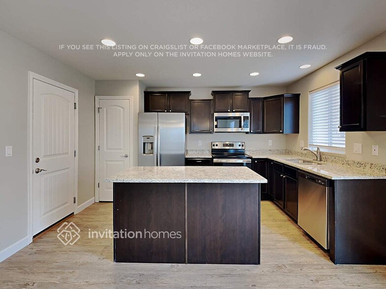 Building Photo - 6119 Wallowing Way