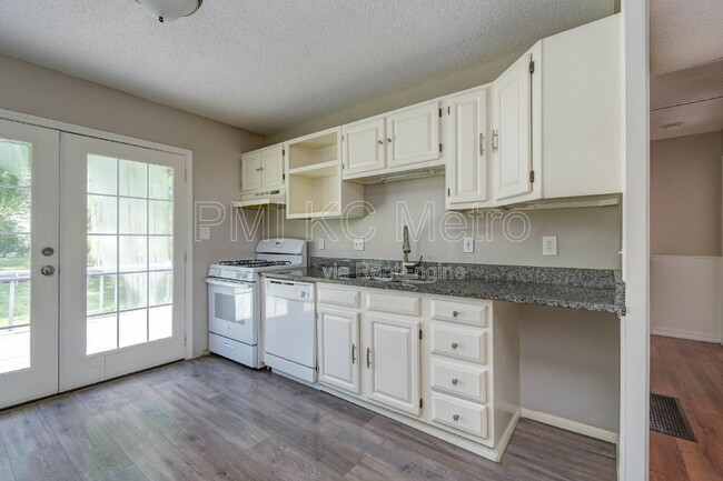 Building Photo - 18410 Shoshone Dr