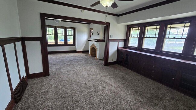 Building Photo - 1401 W Brown Deer Rd