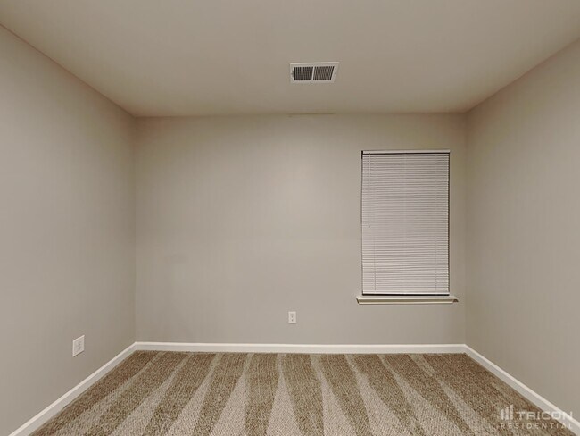 Building Photo - 533 Elmwood Pond Ct