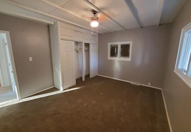 Building Photo - 5301 Hamilton Ave