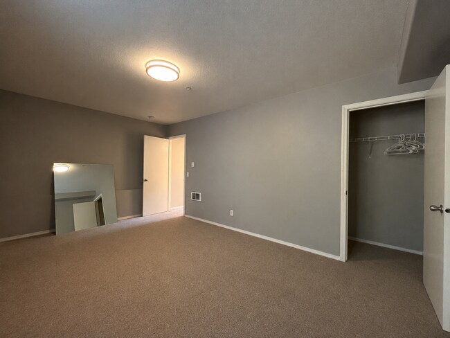 Building Photo - 2677 NW Preston Ct