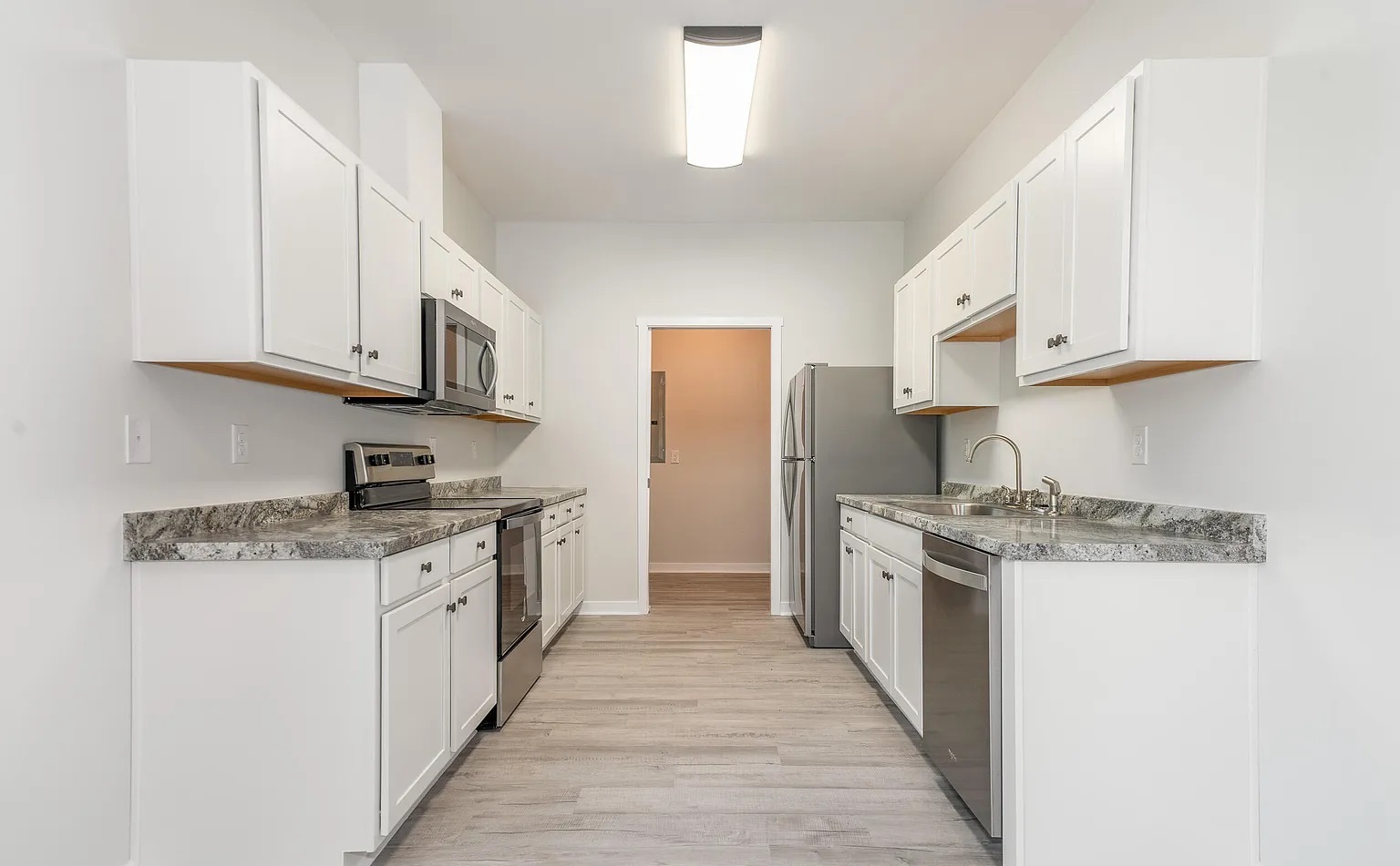 Kitchen - 9105 Beach Dr SW