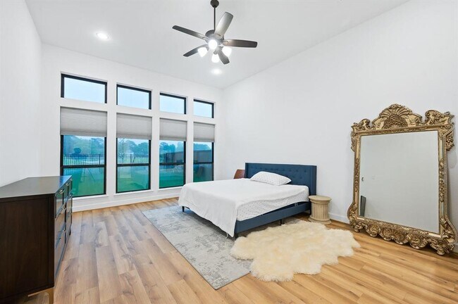 Building Photo - 6618 Mirabeau Ln