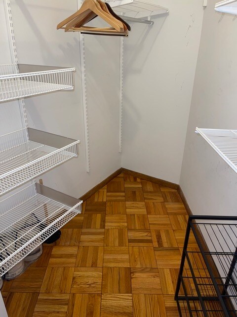 Walk in closet - 4200 Cathedral Ave NW