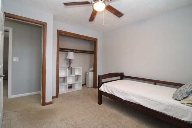 Building Photo - 213 Blueberry Dr