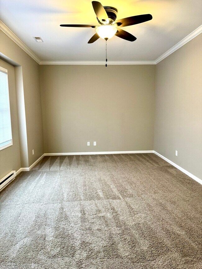 Building Photo - 235 N Sacramento St